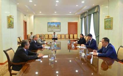 哈萨克斯坦驻乌兹别克斯坦大使会见乌最高议会立法院议长