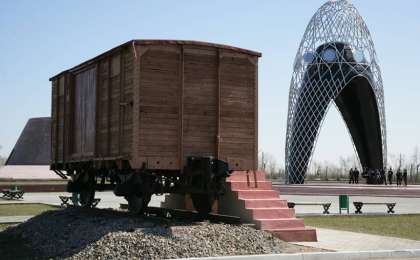 今天是政治迫害和大饥荒受害者纪念日