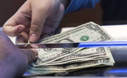 今日美元兑坚戈终盘汇率1:379.70