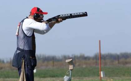 哈萨克斯坦选手在飞碟射击亚锦赛上夺冠