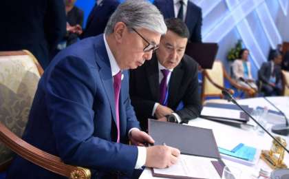 欧亚经济委员会最高理事会会议签署18份文件