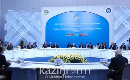 纳扎尔巴耶夫：应在欧亚经济联盟、欧盟和上合组织之间建立全面的经济合作