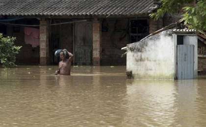 印度暴雨导致近90人死亡