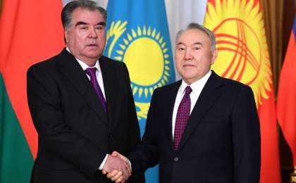 首任总统会见塔吉克斯坦总统