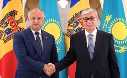 托卡耶夫总统会见摩尔多瓦总统多东