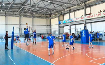 В КЫЗЫЛОРДЕ ПРОХОДИТ МЕЖДУНАРОДНЫЙ ТУРНИР ПО ВОЛЕЙБОЛУ СРЕДИ ВЕТЕРАНОВ