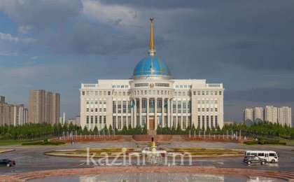 托卡耶夫总统向日本首相致慰问函