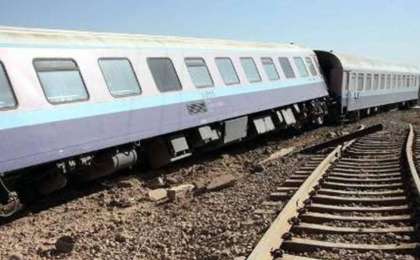 伊朗一列车脱轨致90多人死伤