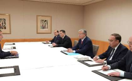 托卡耶夫总统会见欧亚集团创始人布雷默