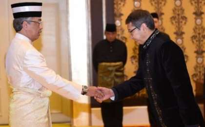 哈萨克斯坦大使向马来西亚最高元首递交国书