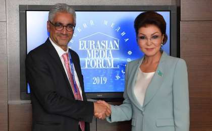 纳扎尔巴耶娃会见“多哈辩论” 电视节目总经理