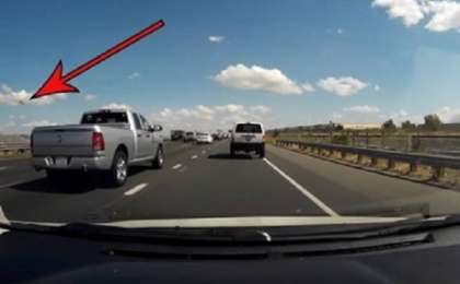 Видеошок: Апатқа ұшыраған ұшақтан секірген пилот бейнекамераға түсіп қалған