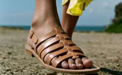 Белгілі модельдің аяғы желі қолданушыларын шошытты