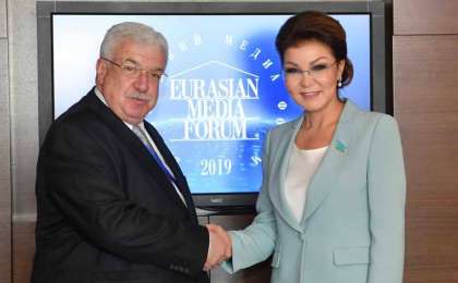 纳扎尔巴耶娃会见俄罗斯塔斯社副社长古斯曼