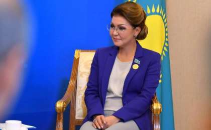 参议院议长会见多国议会领导人