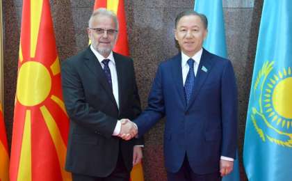 尼格马图林会见北马其顿议会议长贾菲里