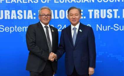 第四届欧亚国家议长会议：马吉利斯议长会见外国嘉宾