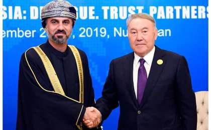 纳扎尔巴耶夫会见阿曼协商会议主席马阿瓦利