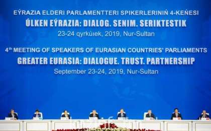 纳扎尔巴耶夫提议在哈萨克斯坦首都举行大国之间的对话