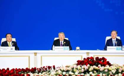 第四届欧亚国家议长会议开幕 首任总统发表讲话