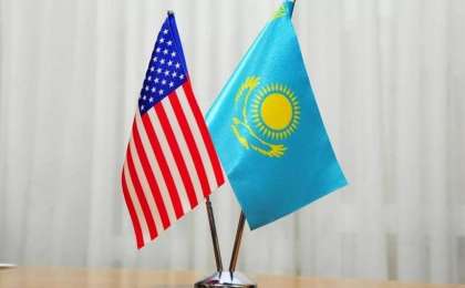 哈萨克斯坦外长同美国总统副助理等举行会晤