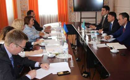 哈乌外交部磋商会议在基辅举行