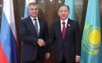 尼格马图林会见俄罗斯国家杜马主席