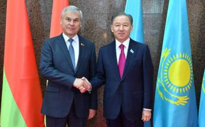 马吉利斯议长会见白俄罗斯众议院议长安德烈琴科