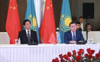 阿斯哈尔·马明会见栗战书 讨论物流交通发展潜力并出席AIFC介绍会