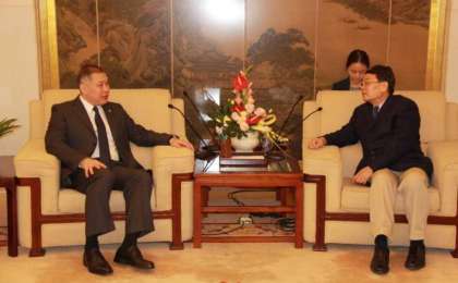 哈萨克斯坦驻华大使会见中国外交部涉外安全事务专员