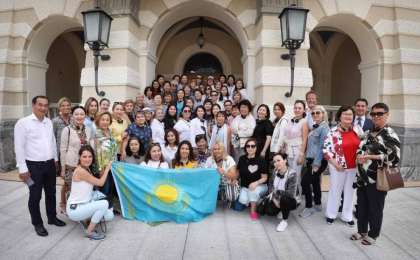 哈萨克斯坦代表团参加第29届全球妇女峰会