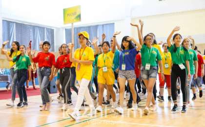 哈萨克斯坦为哈萨克侨民儿童开设夏令营