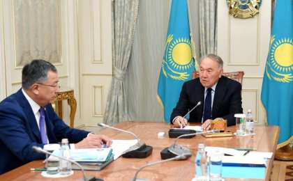 首任总统接见民族和睦大会副主席