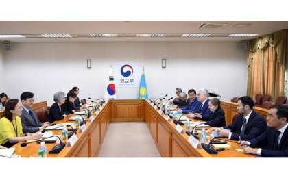 哈萨克斯坦外长对韩国进行正式访问