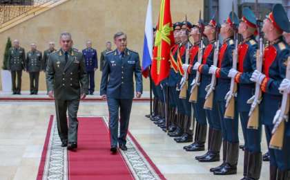 国防部部长叶尔梅克巴耶夫访问俄罗斯