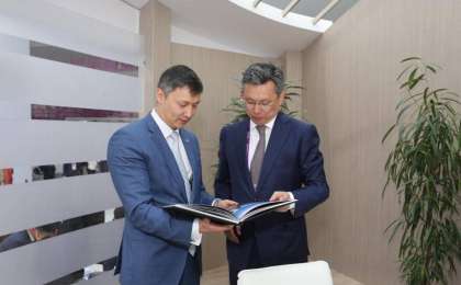 努尔-苏丹市市长会见塔林市市长