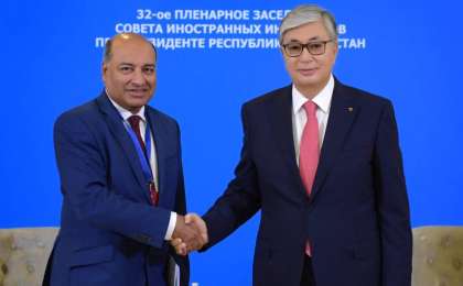 托卡耶夫总统会见欧开行查克拉巴蒂