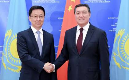 政府总理马明会见中国国务院副总理韩正