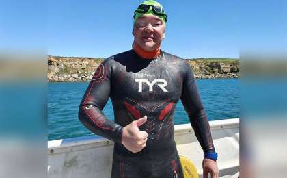 哈萨克斯坦小伙成功横渡英吉利海峡