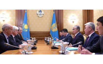 托卡耶夫会见道达尔勘探与生产公司总裁