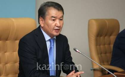 哈萨克斯坦宪法委员会主席会见联合国促进和保护人权特别报告员