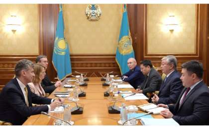 托卡耶夫总统会见花旗集团代表