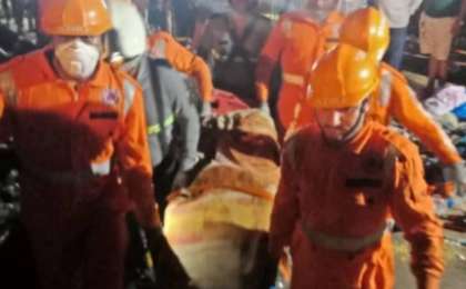 印度西部水库垮坝 2人死亡20余人失踪