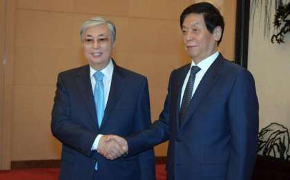 托卡耶夫总统会见中国人民代表大会委员长栗战书