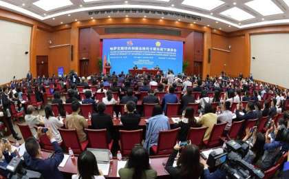 托卡耶夫总统在中国社科院发表演讲