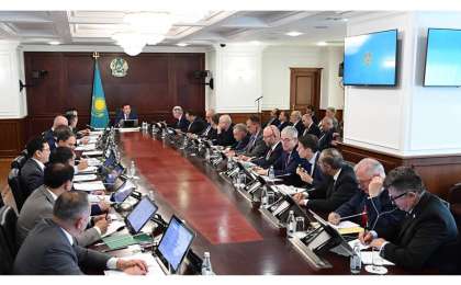 政府总理马明会见欧盟国家驻哈大使