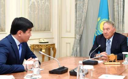 纳扎尔巴耶夫接见祖国之光党第一副主席