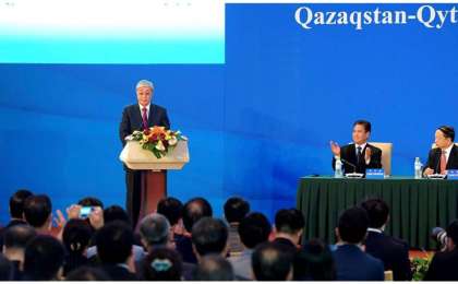 托卡耶夫总统出席哈中企业家委员会第6次全体会议