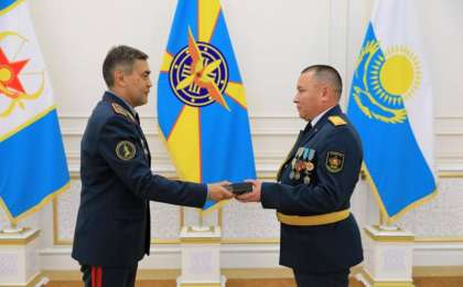 国防部长向2019国际军事竞赛优胜者颁奖