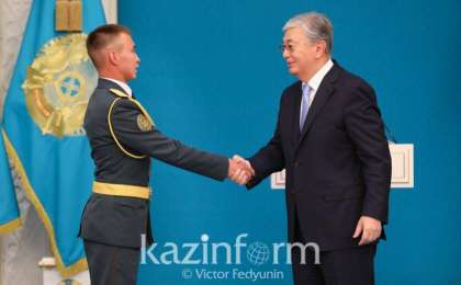 总统表彰阿尔斯市恢复重建工作优秀个人